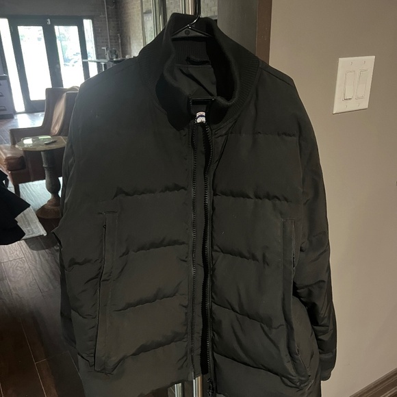 Canada Goose Puffy Jacket - Picture 1 of 6